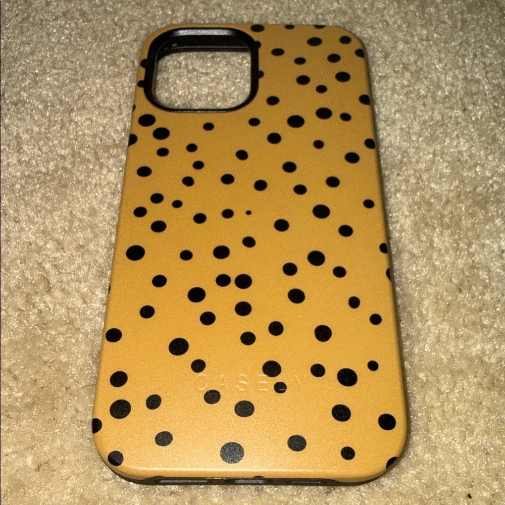 Casely iPhone 12 Pro Max Spot On Dotted Animal Print Case